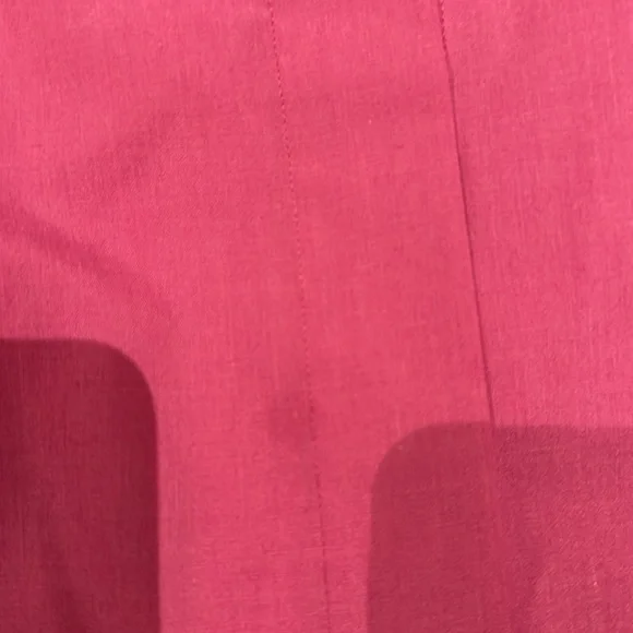 Cute button down top. - Picture 6 of 7